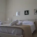 La Via Di Casa Bed and Breakfast