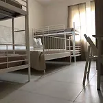 La Via Di Casa