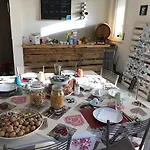 Bed and Breakfast La Via Di Casa San Leone