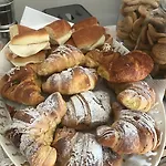 La Via Di Casa