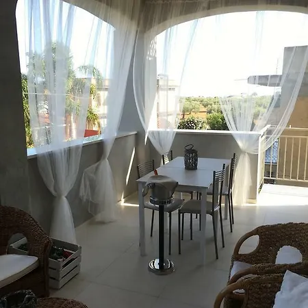 La Via Di Casa Bed & Breakfast 3*