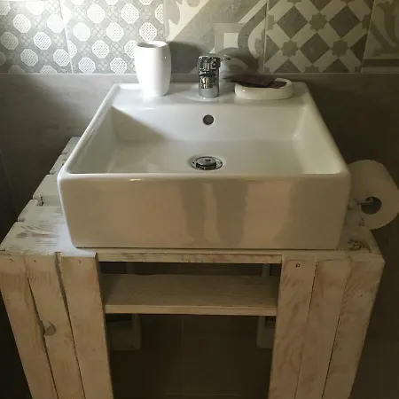 Bed & Breakfast La Via Di Casa 3*