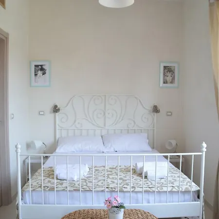 Bed & Breakfast La Via Di Casa San Leone