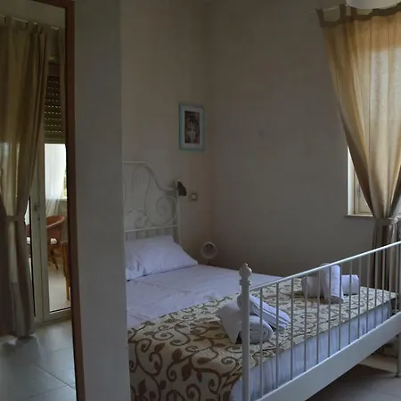La Via Di Casa Bed & Breakfast