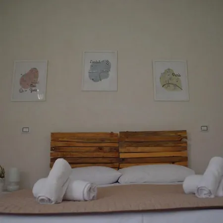 Bed and breakfast La Via Di Casa 3*
