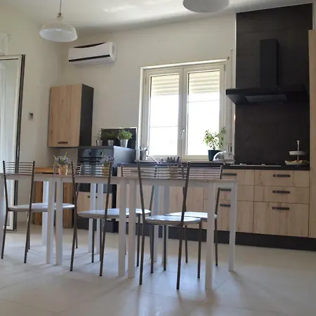Bed & Breakfast La Via Di Casa San Leone
