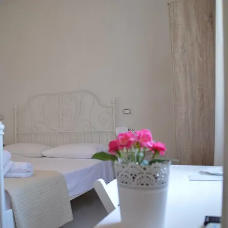 La Via Di Casa Bed & Breakfast 3*