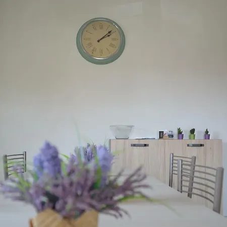 La Via Di Casa 3*