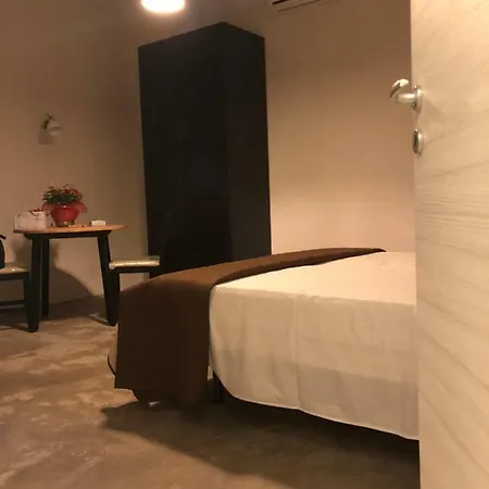Bed & Breakfast La Via Di Casa 3*