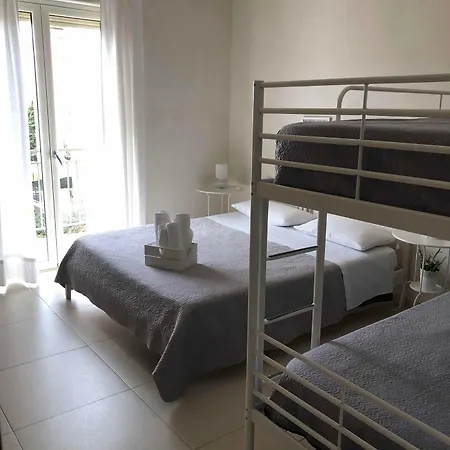 La Via Di Casa