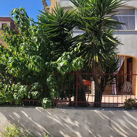 La Via Di Casa 3* Сан-Леоне