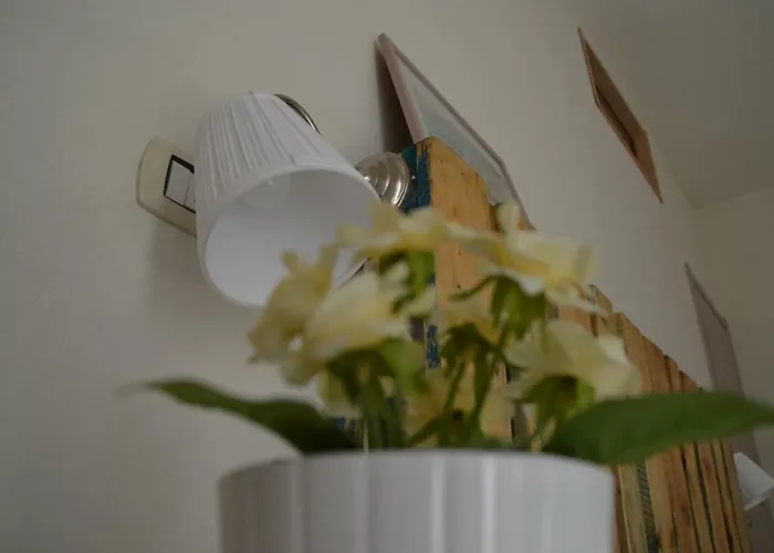 La Via Di Casa Bed and Breakfast 3*